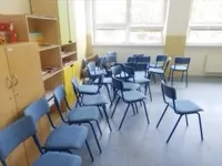 Tepovanie stoličiek v škole